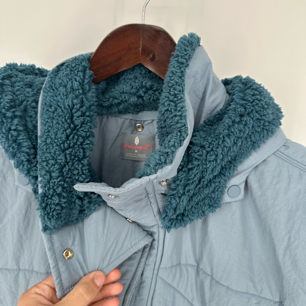 Free People Movement Adventure Awaits Vest Cosmic Sea Blue Size Medium Fleece - Picture 7 of 15